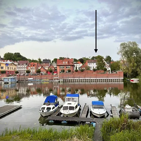 Erholung An Der Havel, Nahe Jachthafen Und Stadtinsel *